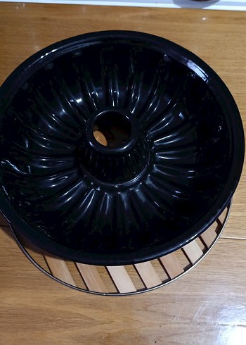 siyah emaye 30 cm'lik büyük bir kek kalıbı - Görsel 2