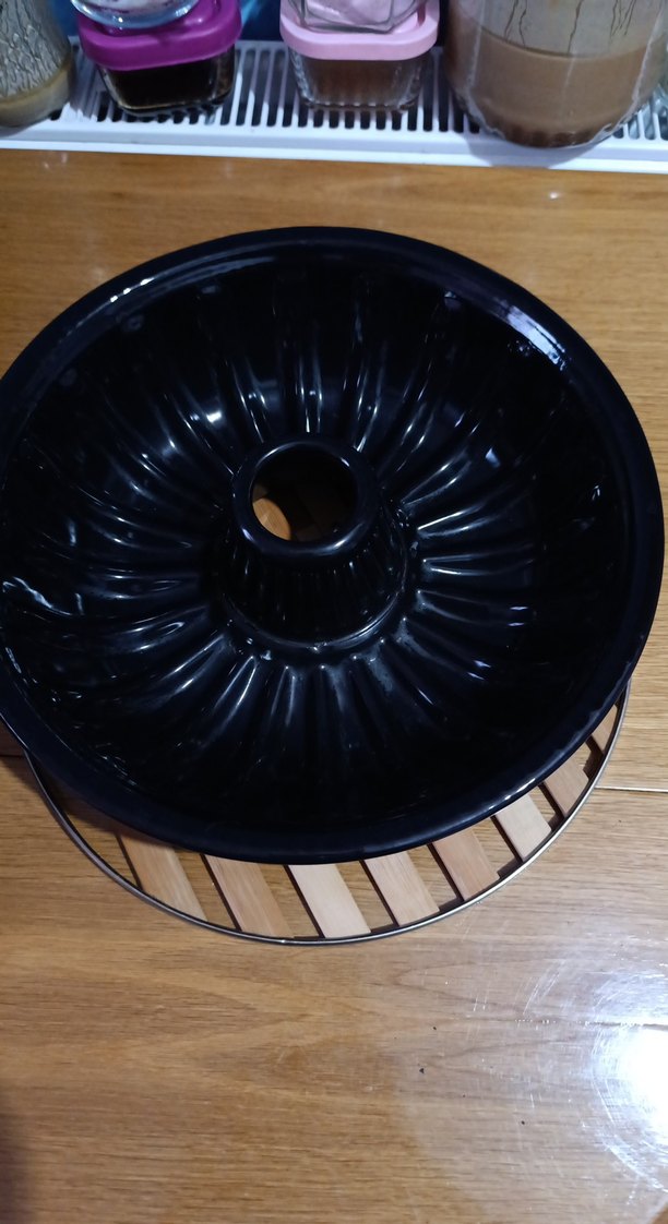 siyah emaye 30 cm'lik büyük bir kek kalıbı - Görsel 2