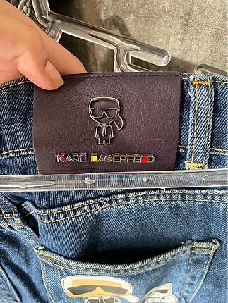 Karl lagarfeld mom jean