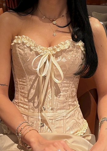 Dantel Detaylı Bej Straplez Midi Büstiyer - Görsel 4