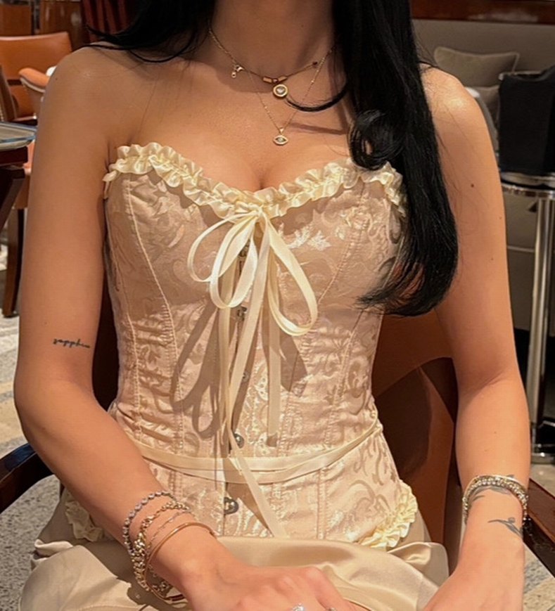 Dantel Detaylı Bej Straplez Midi Büstiyer - Görsel 4