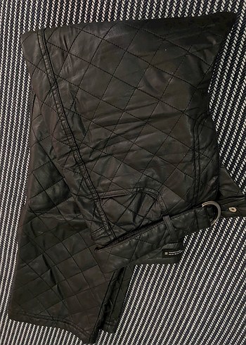 Kadın Siyah Tokalı Midi Kumaş Pantolon - Görsel 6