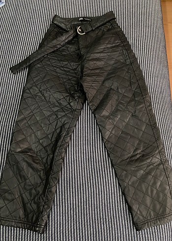 Kadın Siyah Tokalı Midi Kumaş Pantolon - Görsel 2