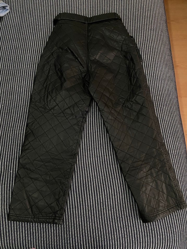 Kadın Siyah Tokalı Midi Kumaş Pantolon - Görsel 4