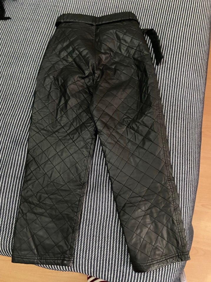 Kadın Siyah Tokalı Midi Kumaş Pantolon - Görsel 5