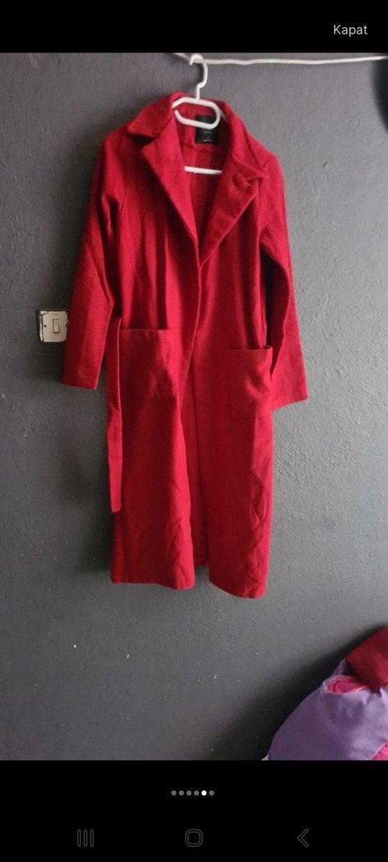 Kemerli Kırmızı Kadın Uzun Kaban - Görsel 2