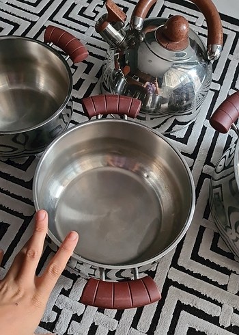 Beden kahverengi Renk SaplıPaslanmaz Çelik Tencere ve Çaydanlık Seti kapakları yok