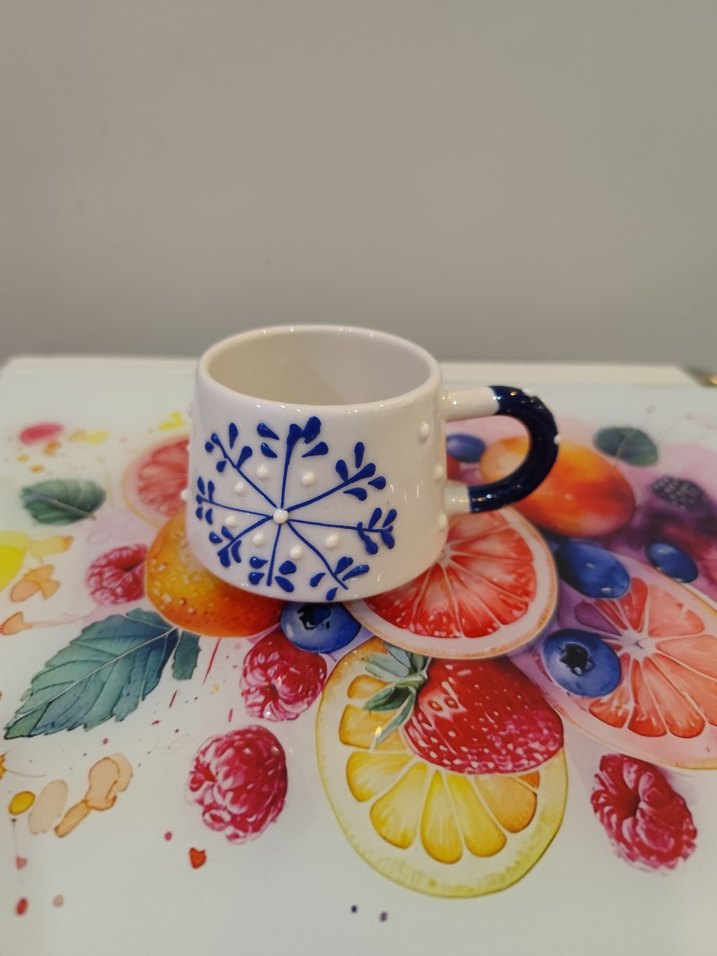 Renkli Desenli Beyaz Seramik Fincan - Görsel 3