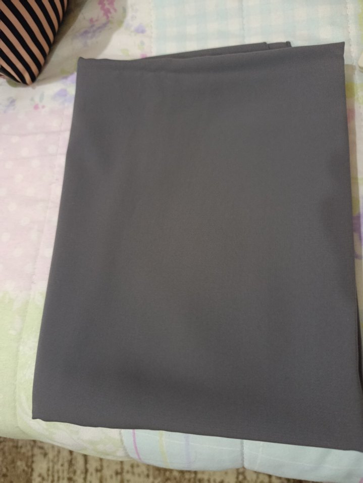 Kadın Gri Dökümlü Şal - Görsel 2