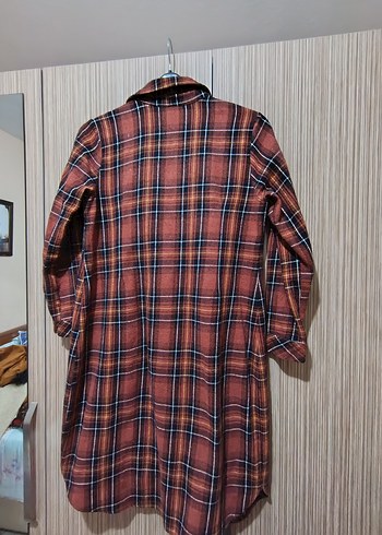 Düğmeli Uzun Kollu Kadın Gömlek - Görsel 2