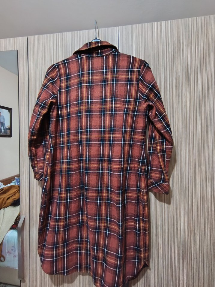 Düğmeli Uzun Kollu Kadın Gömlek - Görsel 2