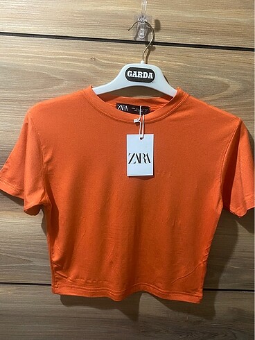 Zara Crop