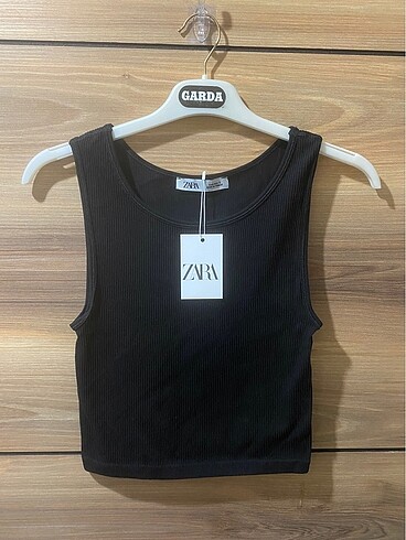 Zara Crop
