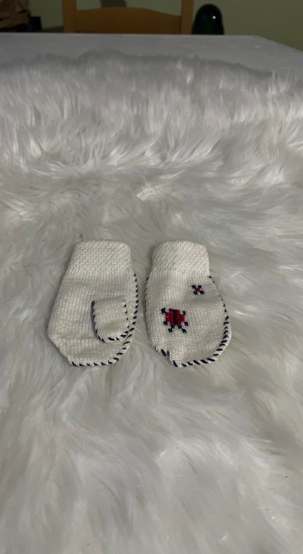 Nakışlı Beyaz bebek eldiveni - Görsel 2