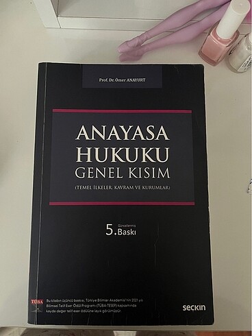 Anayasa hukuku kitabı