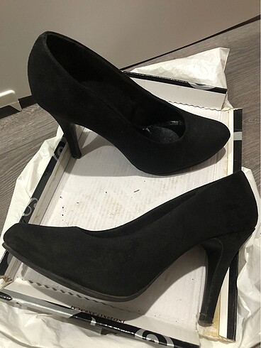 Siyah stiletto
