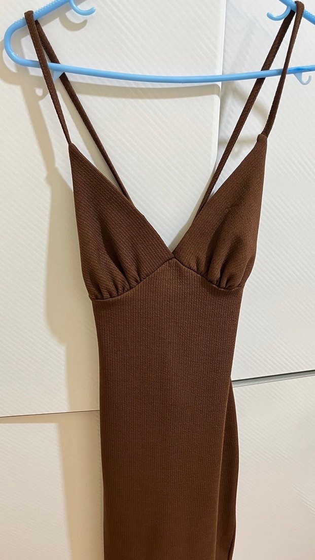 V Yaka Kahverengi Uzun İnce Elbise - Görsel 2