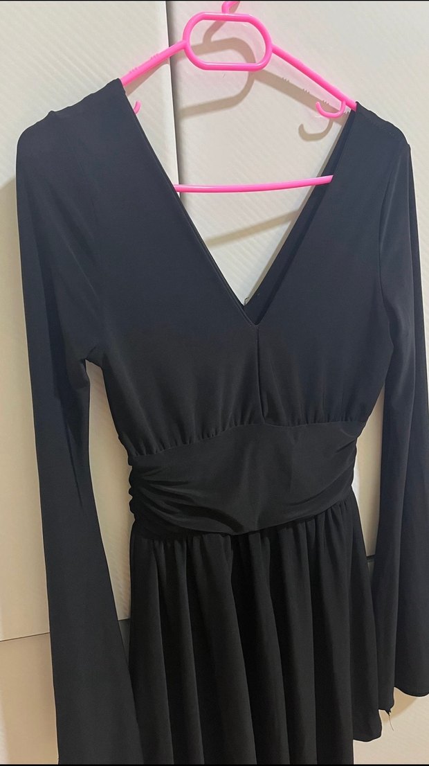 Siyah V Yaka Uzun Kollu Gotik Midi Elbise - Görsel 3