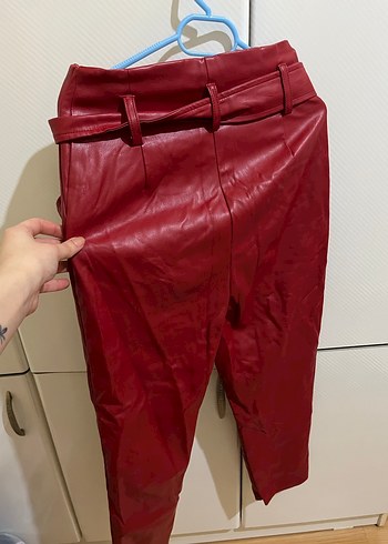 Kemerli Kırmızı Deri Kadın Pantolon - Görsel 3