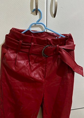 Kemerli Kırmızı Deri Kadın Pantolon - Görsel 2