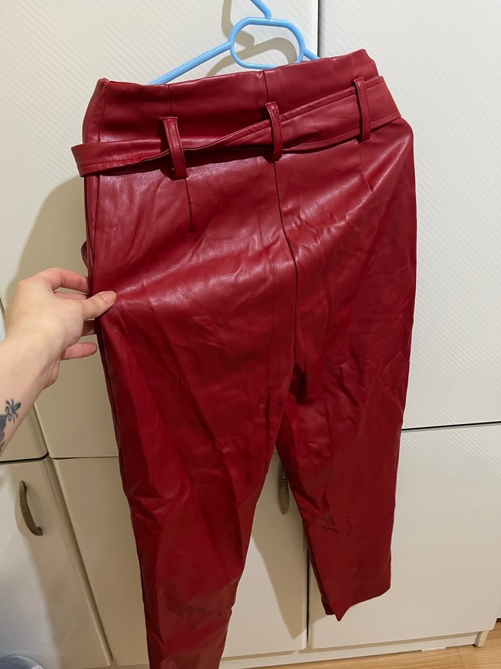 Kemerli Kırmızı Deri Kadın Pantolon - Görsel 3