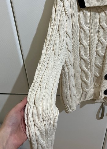 Bej Örgü Kadın Hırka Siyah Yaka Detayı - Görsel 3