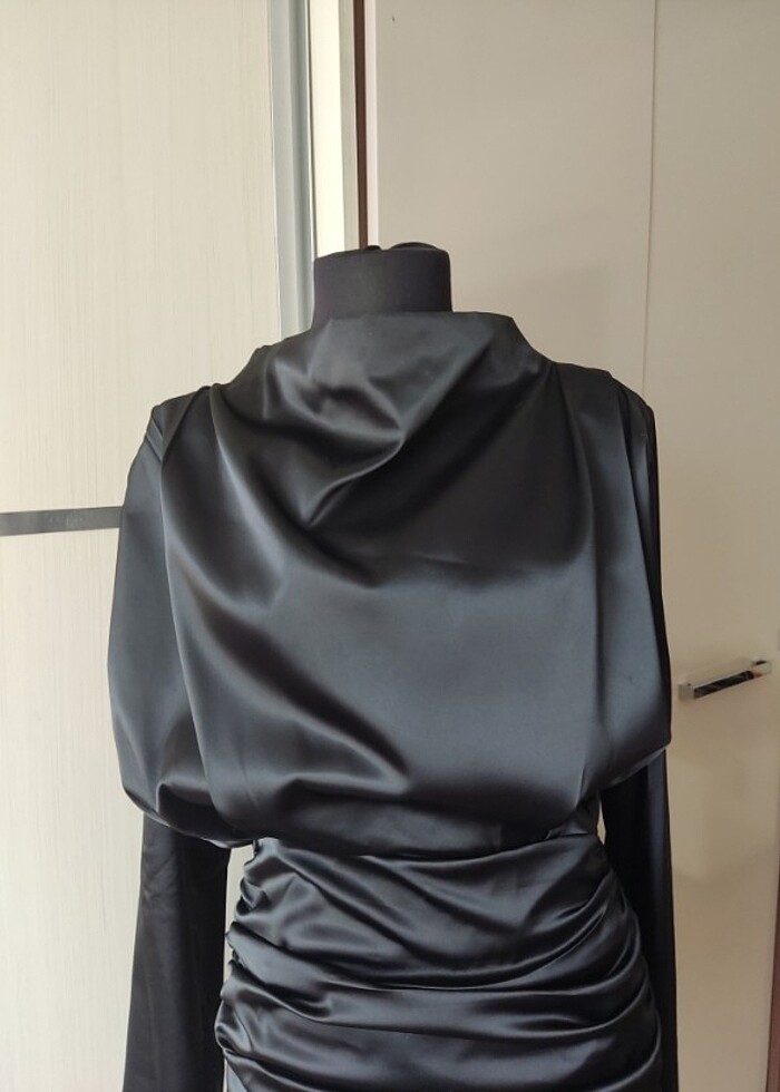 DRAPELİ SATEN TASARIM ELBİSE  - Görsel 2