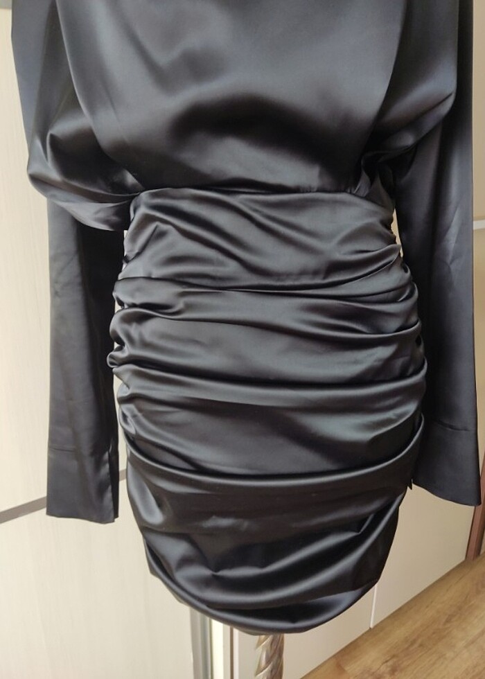 DRAPELİ SATEN TASARIM ELBİSE  - Görsel 4