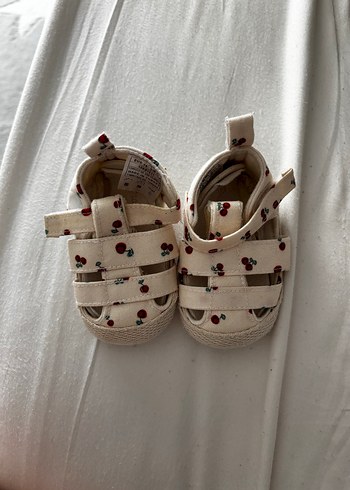 2 adet bebek ayakkabı