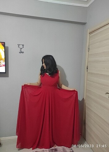 37 Beden kırmızı Renk Abiye