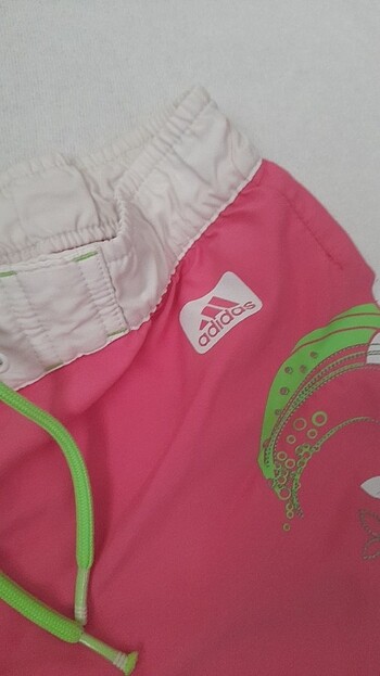 5 Yaş Beden pembe Renk Adidas şort 