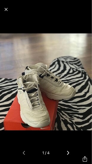 Reebok spor ayakkabı iki defa kullanıldı