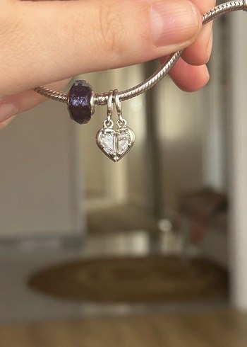 Beden Pandora charm