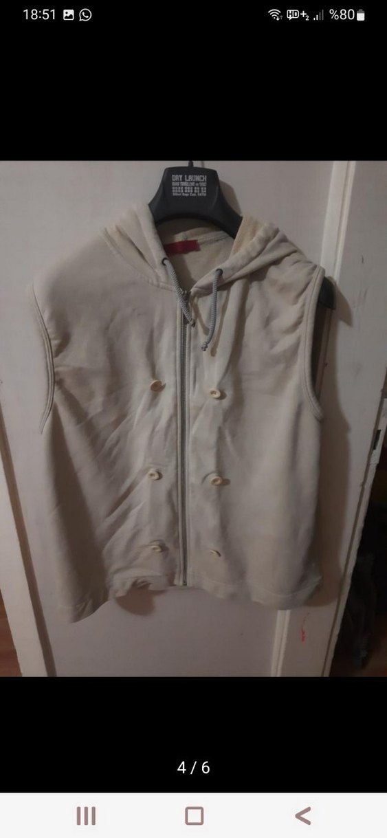 Düğmeli Bej yelekli erkek mont - Görsel 4