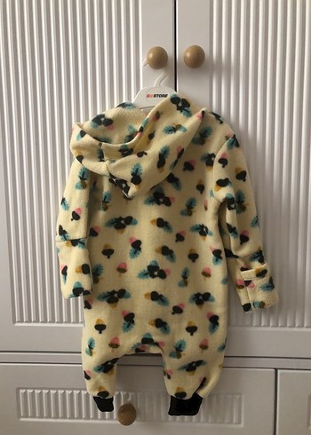 Kapüşonlu, kürklü, bağlama desenli bebek tulumu - Görsel 2