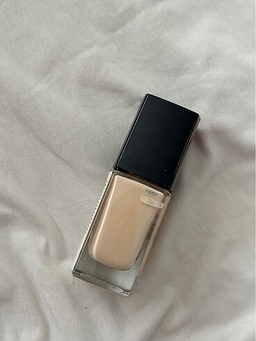 Wet n wild Wet n wild soft ivory dewy photofocus fondöten