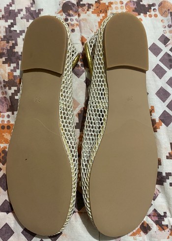 38 Beden Altın Renk Parlak Yılan Desenli Kadın Dolgu Topuklu Babet