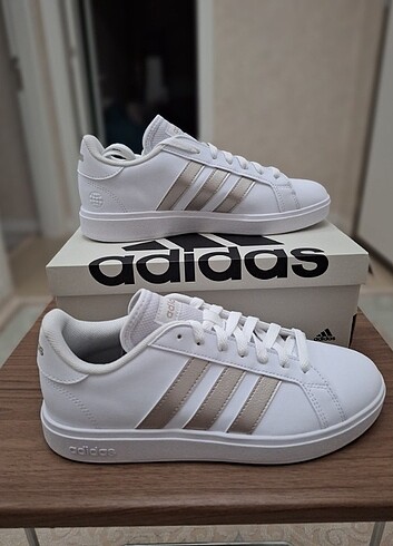Adidas grand court base 2 beyaz kadin ayakkabisi