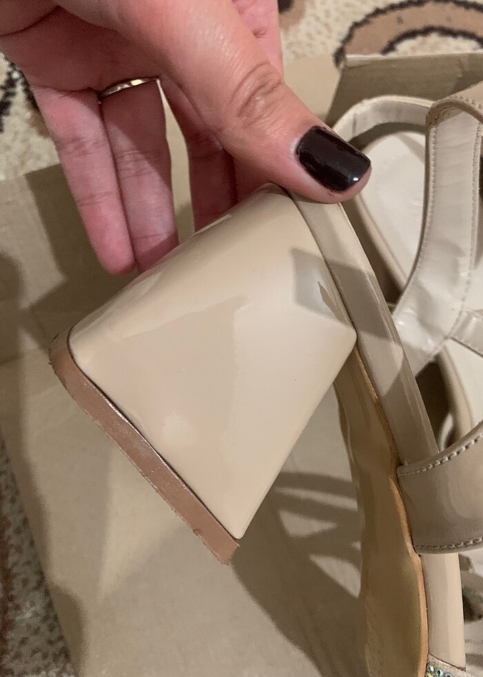 Krem rengi taşlı ayakkabı - Görsel 3