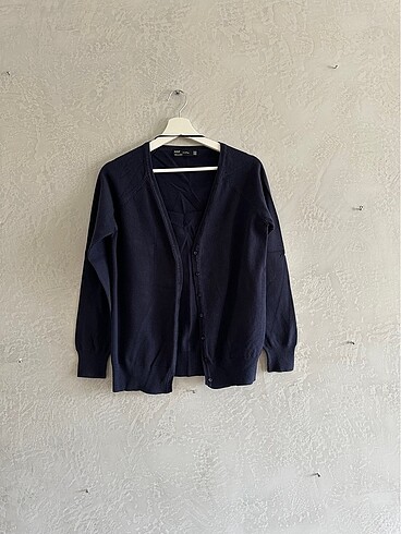 ZARA HIRKA