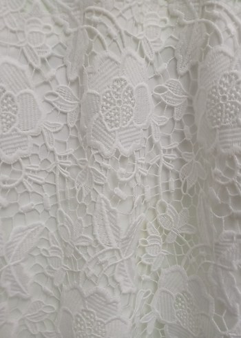Dantel Detaylı Beyaz Kolsuz Bluz - Görsel 2