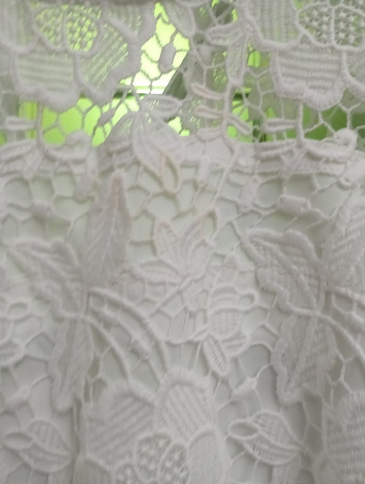 Dantel Detaylı Beyaz Kolsuz Bluz - Görsel 3