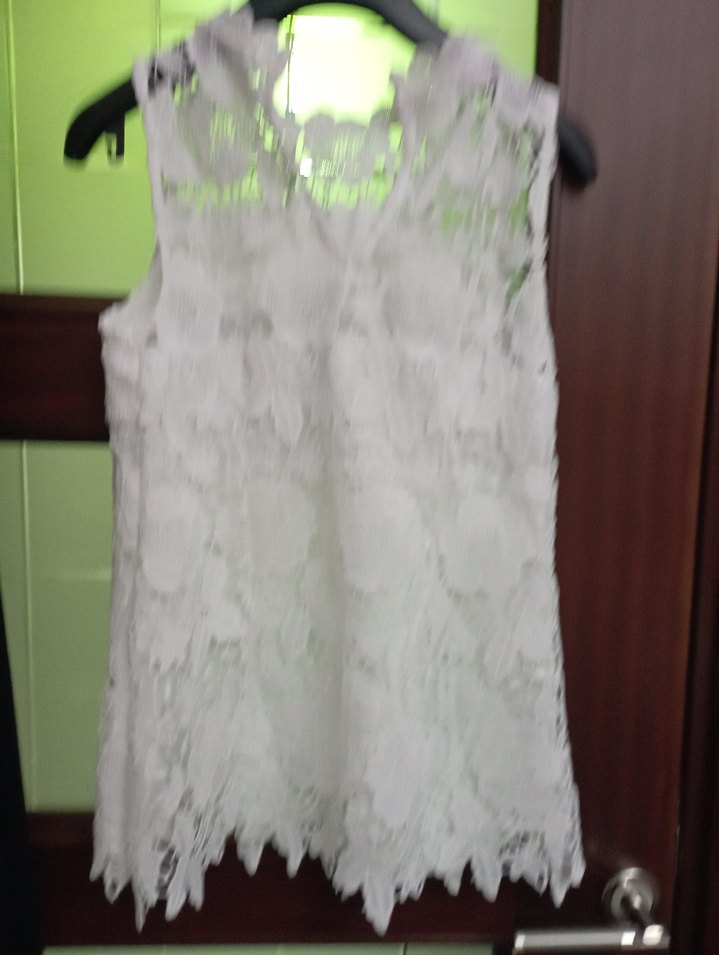 Dantel Detaylı Beyaz Kolsuz Bluz - Görsel 4