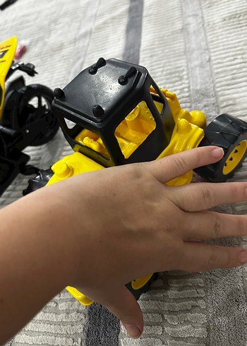 Sarı Oyuncak Motorsiklet ve İş Makinesi - Görsel 2