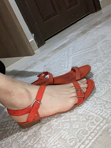 37 Beden turuncu Renk Zara orjinal sandalet turuncu