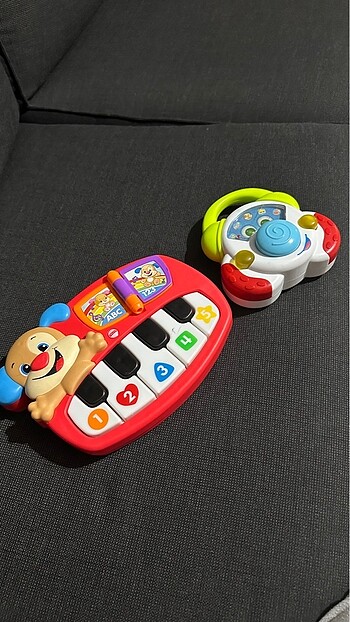 Fisher price piyano ve diğer marka radyo