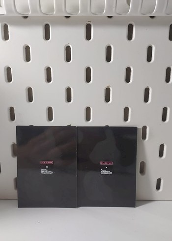 Siyah Jisoo ve Jennie Bellek Kartları - Görsel 2