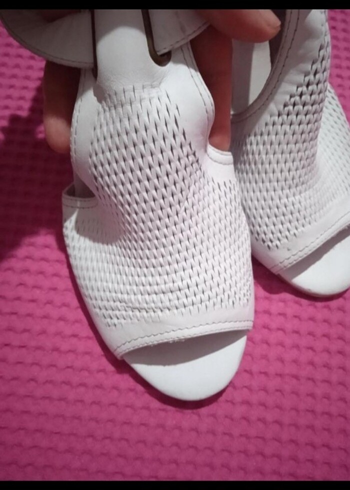 Deri topuklu ayakkabı - Görsel 4