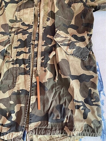 Bershka Kamuflaj üst