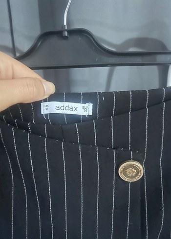 Düğmeli Siyah Çizgili Mini Etek - Görsel 3